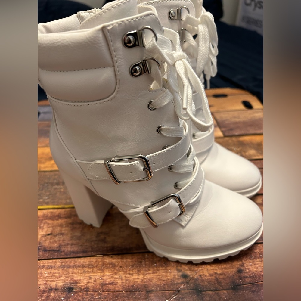 JustFab White Boots 8.5